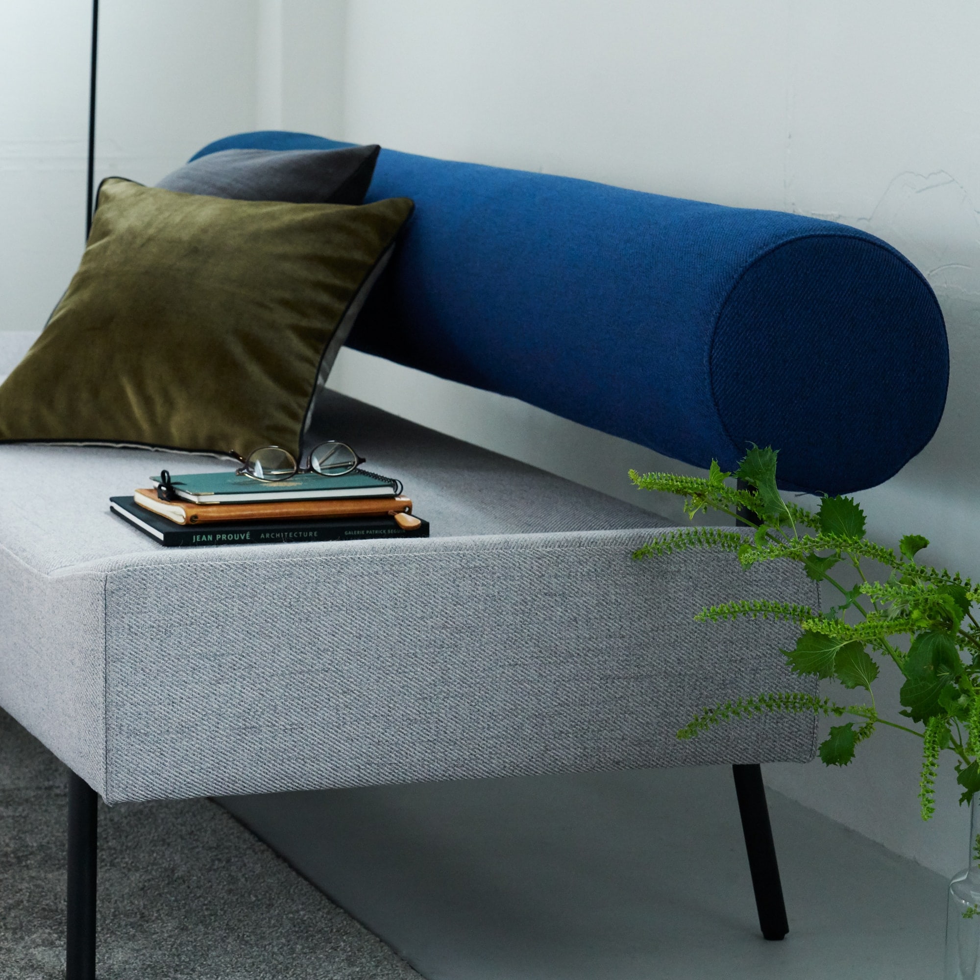 ［ＩＤＥＥ］ＤＩＶＡＮＣＯ　ＳＯＦＡ　Ｒ　（３）　ＮＡＶＹ／ＧＲＡＹ