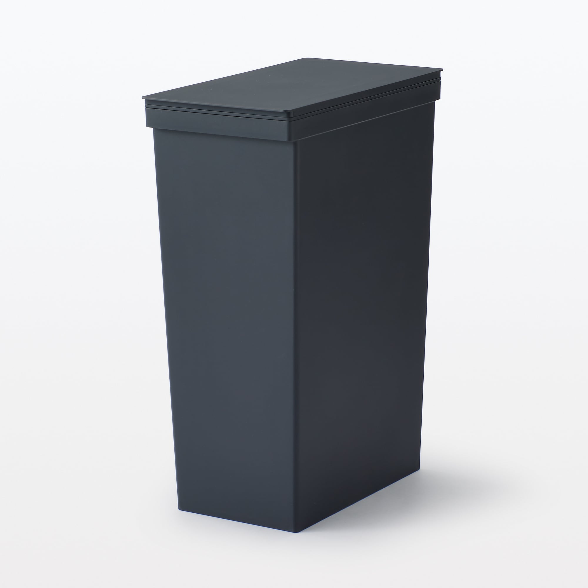 【断捨離中sanʕ•̫͡•ʔ*:.【無印良品】 無印ゴミ箱40L フタ付き