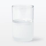 重なるキャンドルホルダー