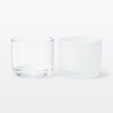 重なるキャンドルホルダー