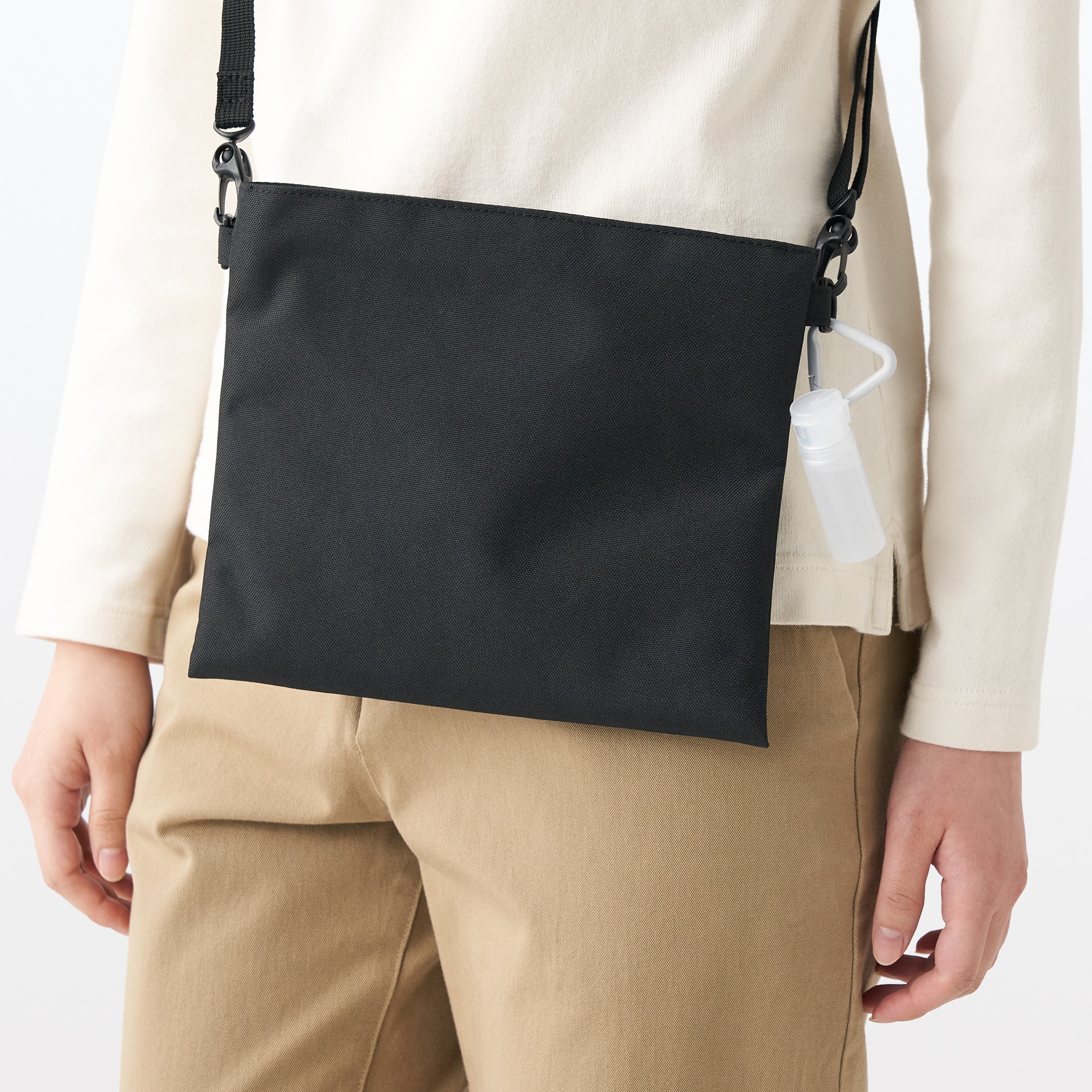 ポリエチレン吊るせる小分けボトル