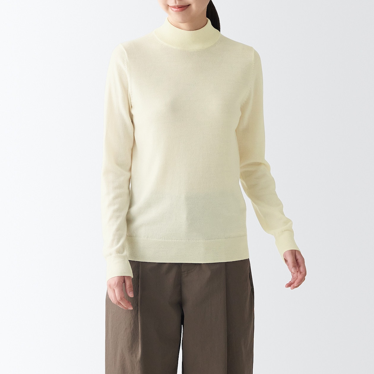 首のチクチクを抑えた天竺 ハイネック洗えるセーター 婦人ｍ オフ白 首のチクチクを抑えたセーター セーター 婦人 レディース 通販 無印良品