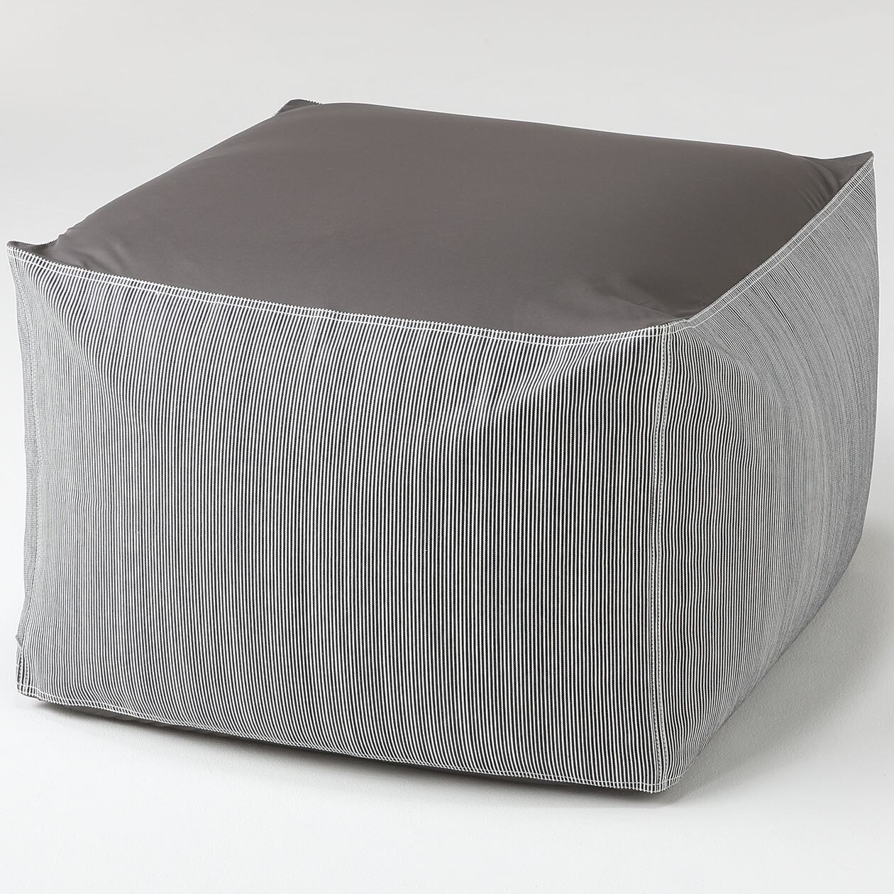 体にフィットするソファ　綿デニム　カバー