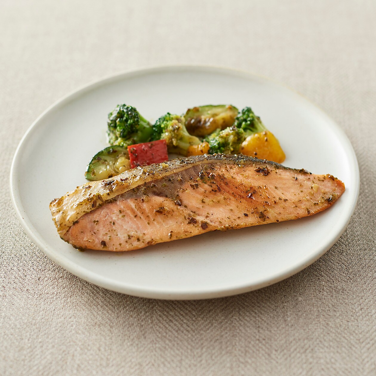 フライパンでつくるミールキット 鮭のバジルソテー １０５ｇ １人前 ミールキット 料理キット 冷凍食品 通販 無印良品