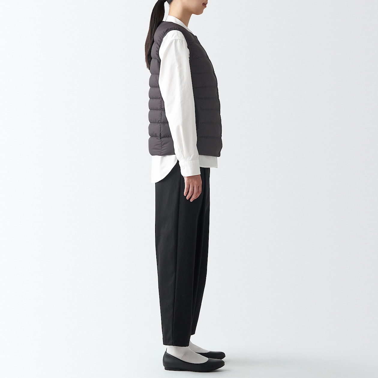 MUJI Labo 高密度織り撥水ダウンベストs~mサイズ　ダークグレー ダウンベスト 安い購入 海外限定