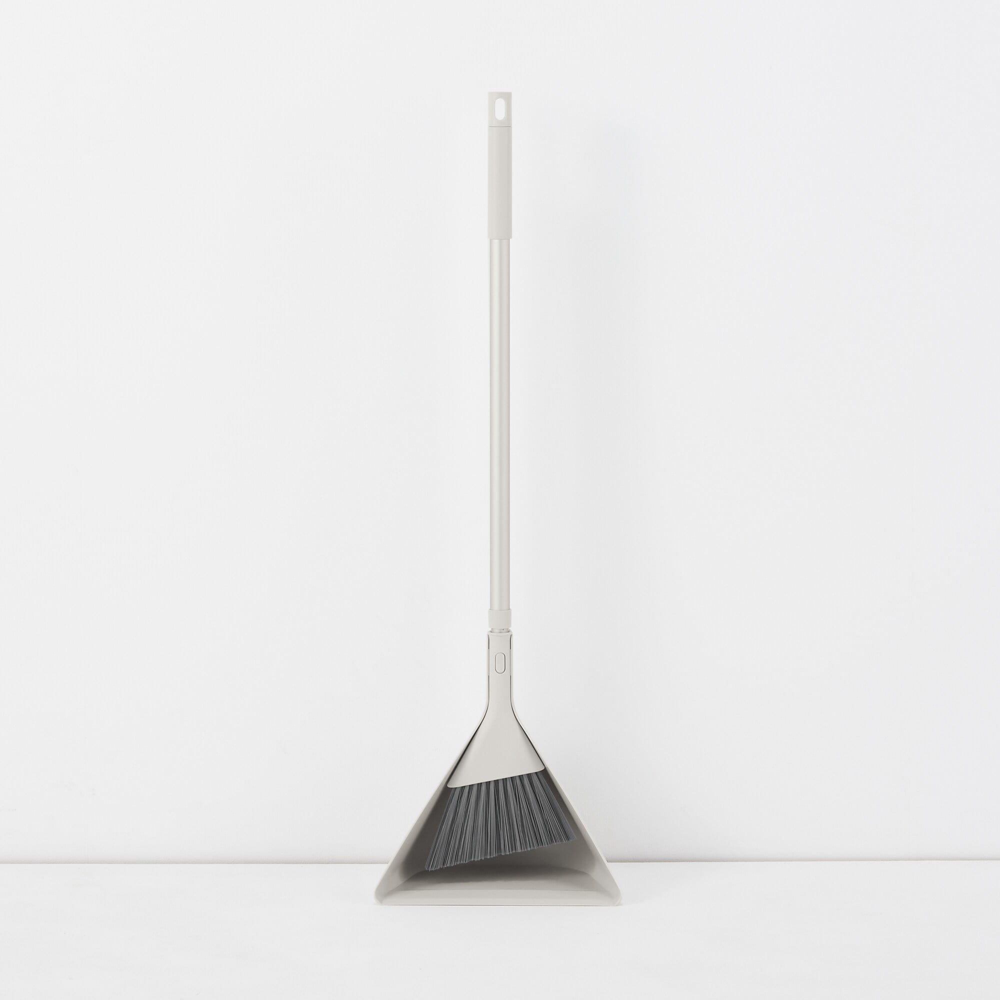 ヘッドが付け替えられる　屋外用ほうき