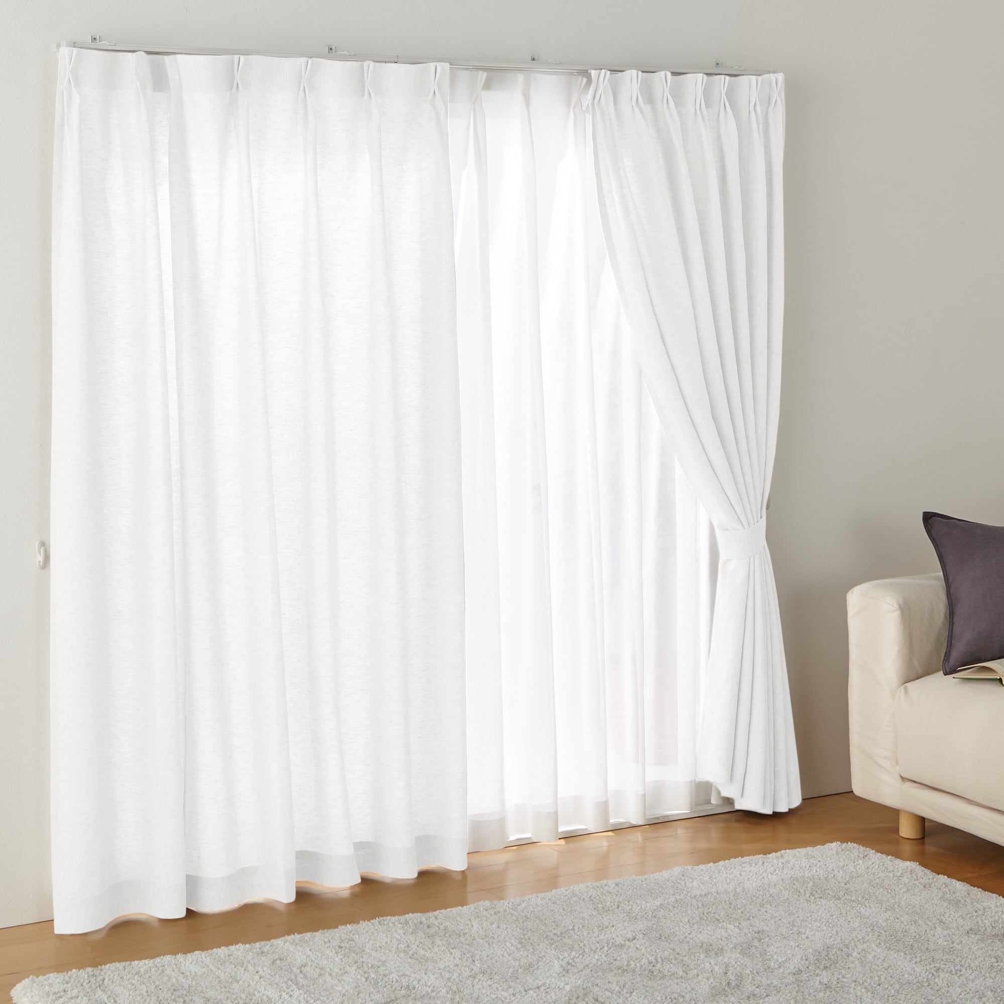 麻平織プリーツカーテン／オフ白