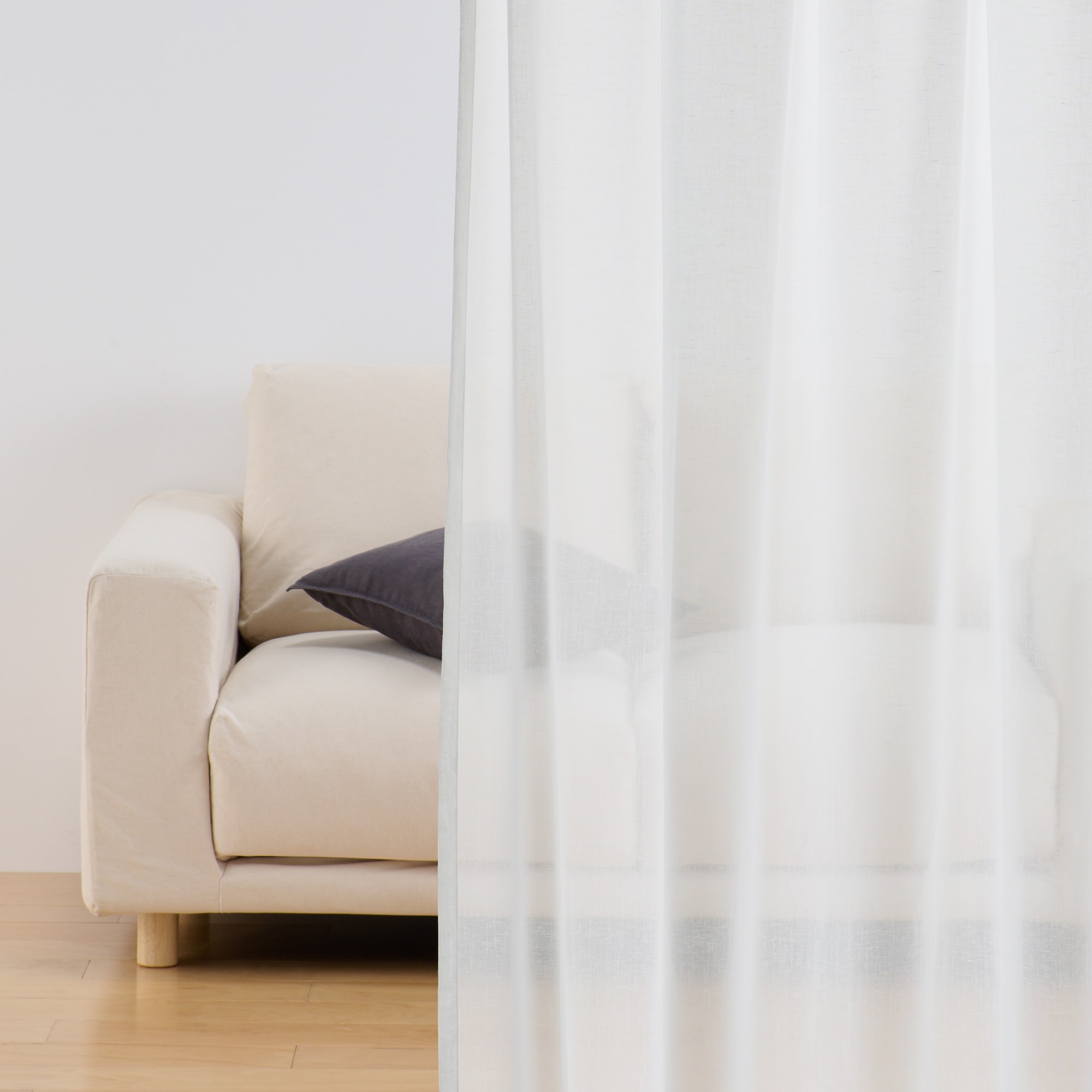 ポリエステルスラブボイルプリーツカーテン／オフ白