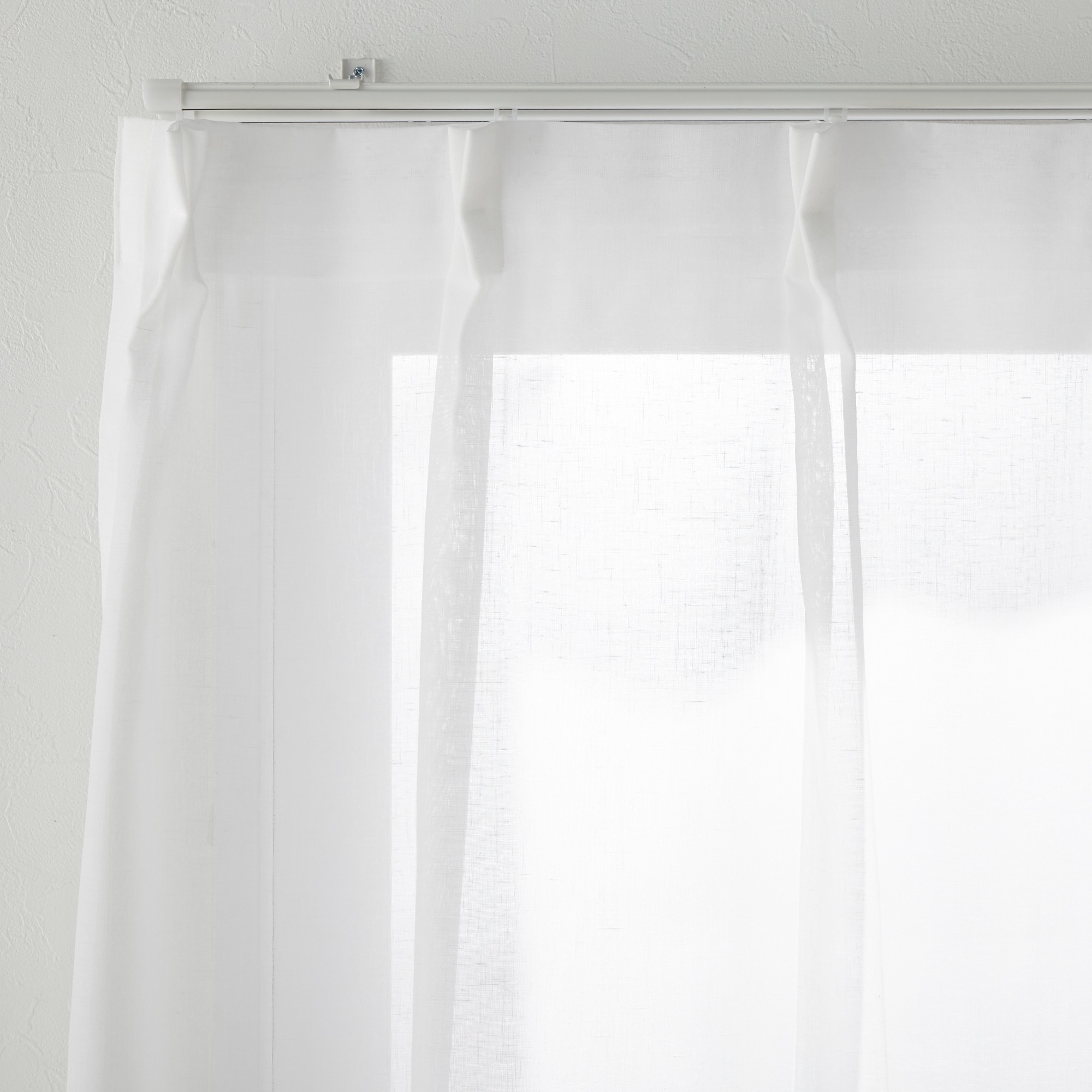 ポリエステルスラブボイルプリーツカーテン／オフ白