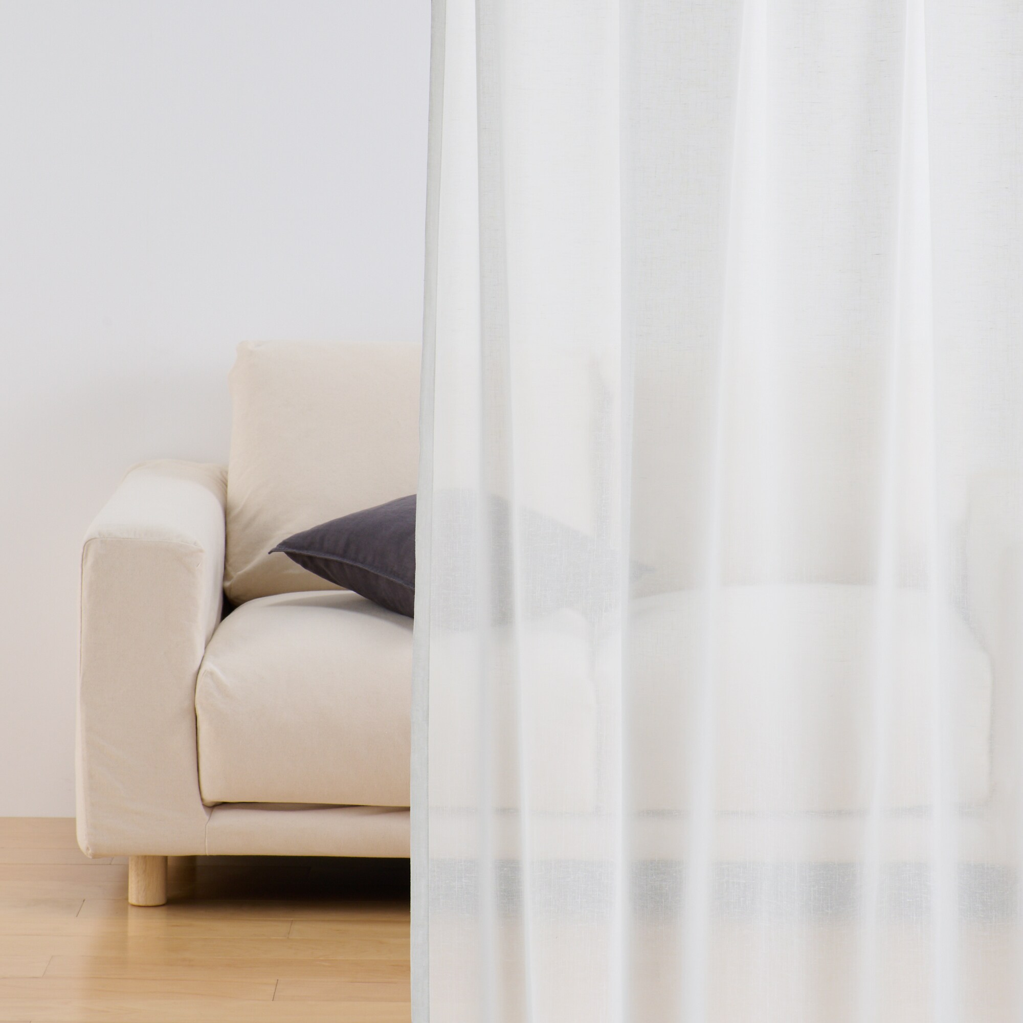 ポリエステルスラブボイルプリーツカーテン／オフ白