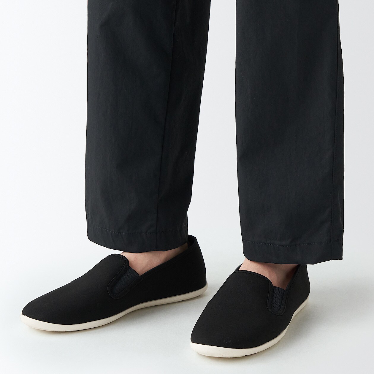 軽量 かかとが踏めるカンフーシューズ 26 5cm 黒 スニーカー 紳士 メンズ 通販 無印良品 軽量 かかとが踏めるカンフーシューズ 26 5cm 黒 スニーカー 紳士 メンズ 通販 無印良品