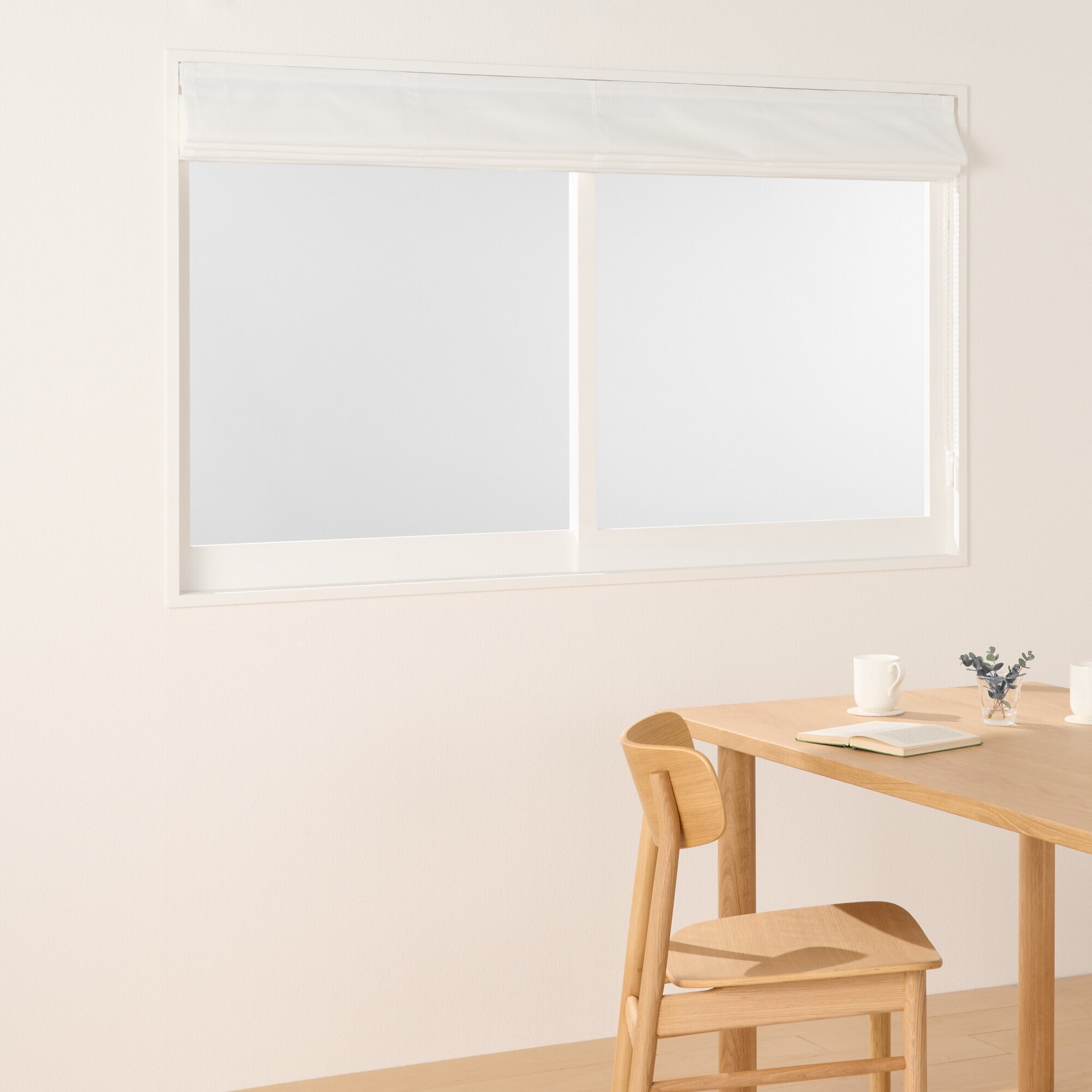 熱を通しにくく透けにくいレースプレーンシェード用生地／オフ白