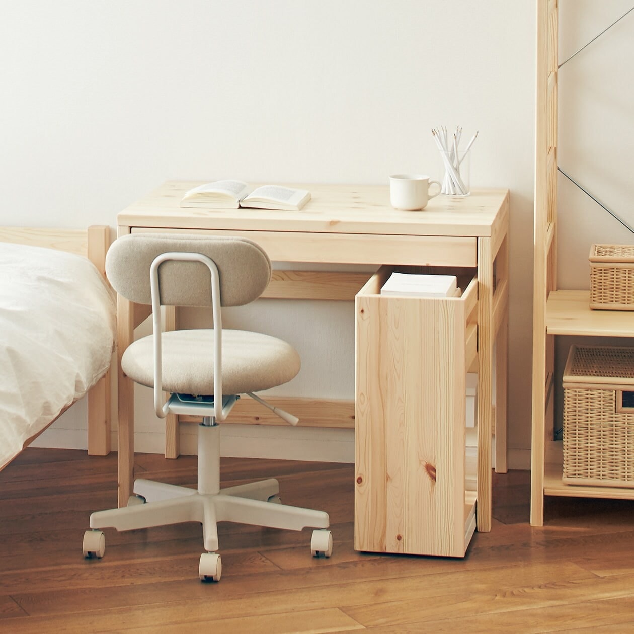 パイン材デスク幅８６ｃｍ