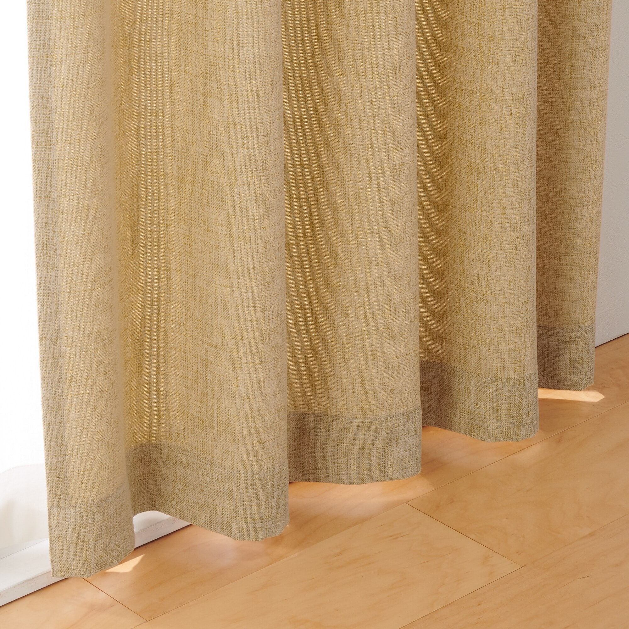 ポリエステルマット織ノンプリーツカーテン／マスタード