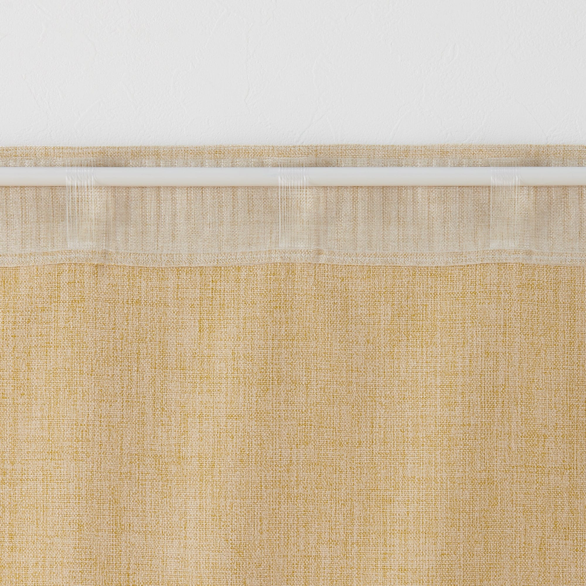 ポリエステルマット織ノンプリーツカーテン／マスタード