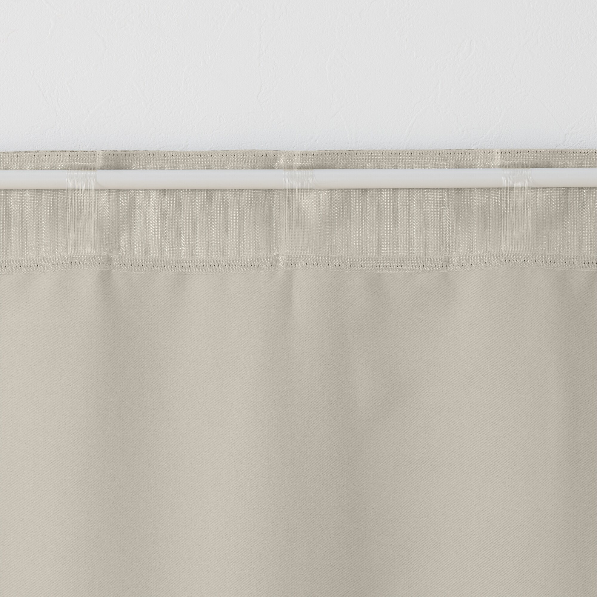 ポリエステルジャガード織波ノンプリーツカーテン／遮光裏地付／ベージュ