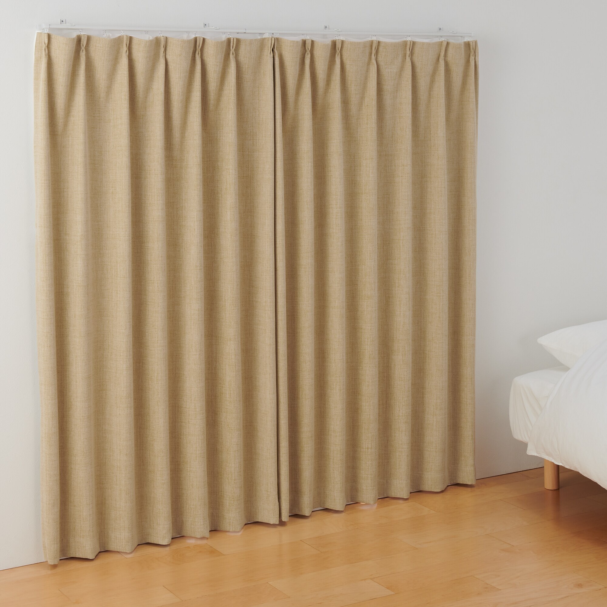 ポリエステルマット織プリーツカーテン／遮光裏地付／マスタード