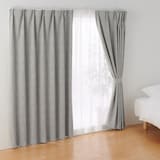 ポリエステルジャガード織波プリーツカーテン／遮光裏地付／グレー