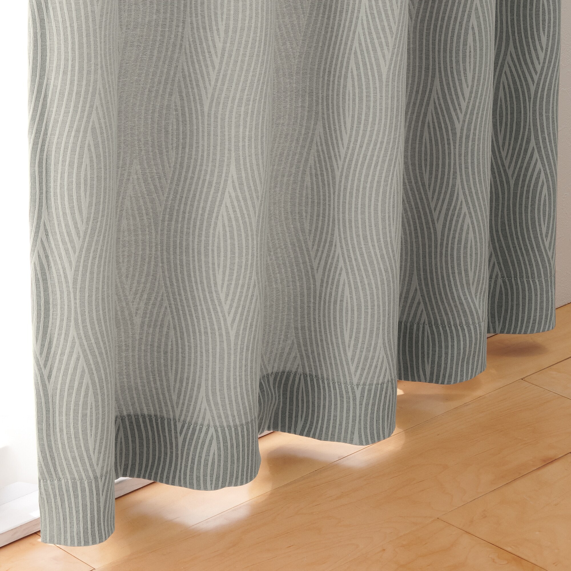 ポリエステルジャガード織波ノンプリーツカーテン／グレー