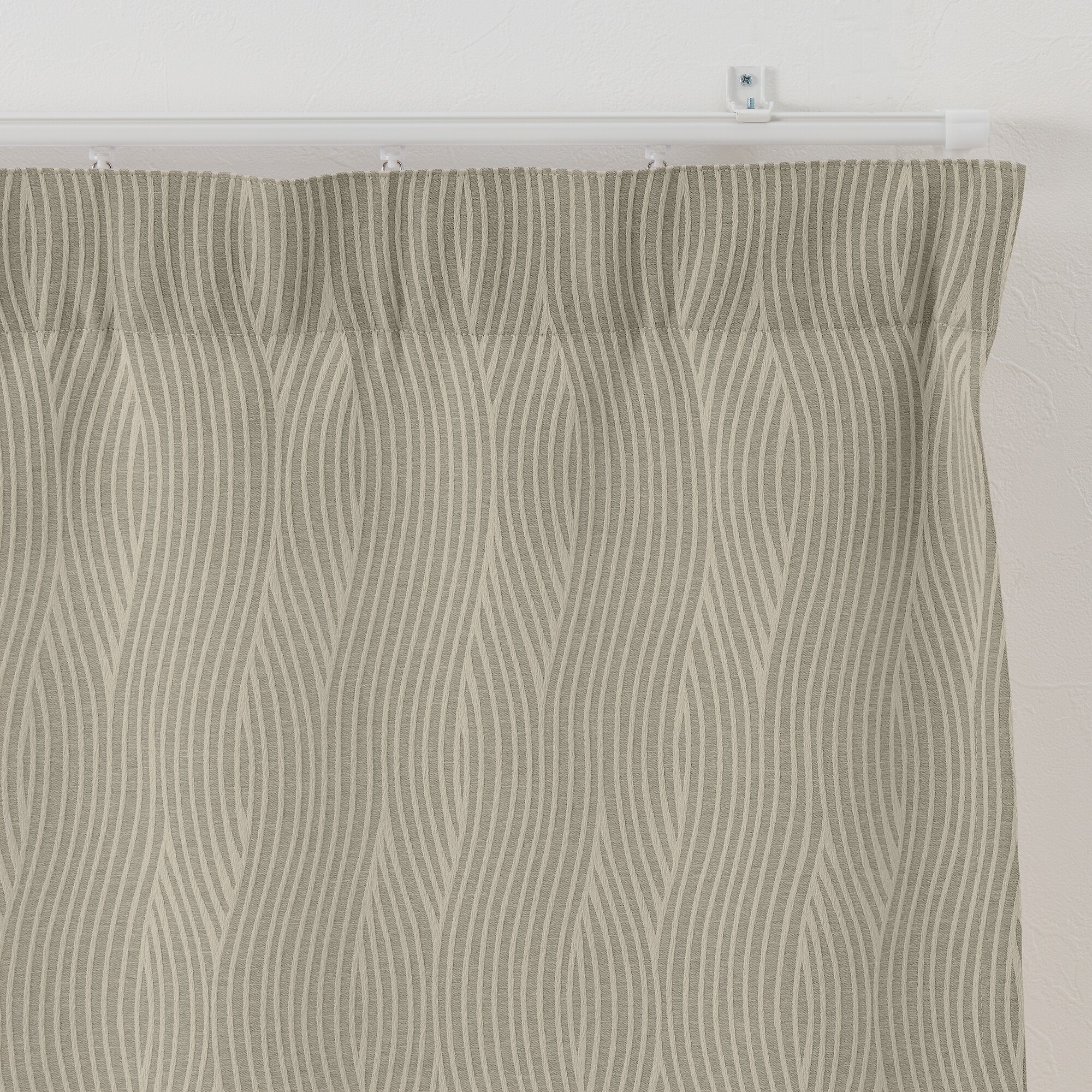 ポリエステルジャガード織波ノンプリーツカーテン／グレー