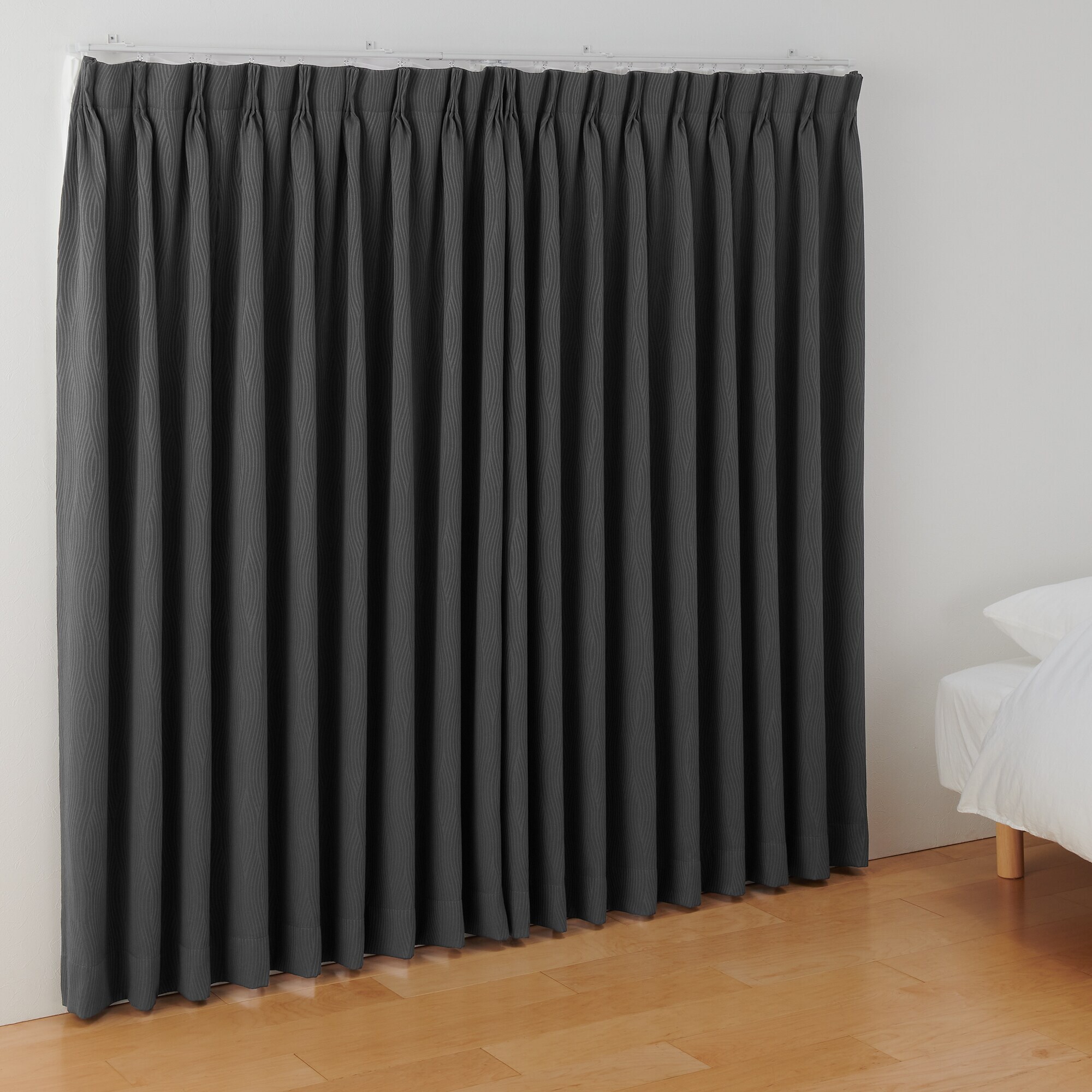 ポリエステルジャガード織波プリーツカーテン２倍ヒダ／遮光裏地付／ダークグレー