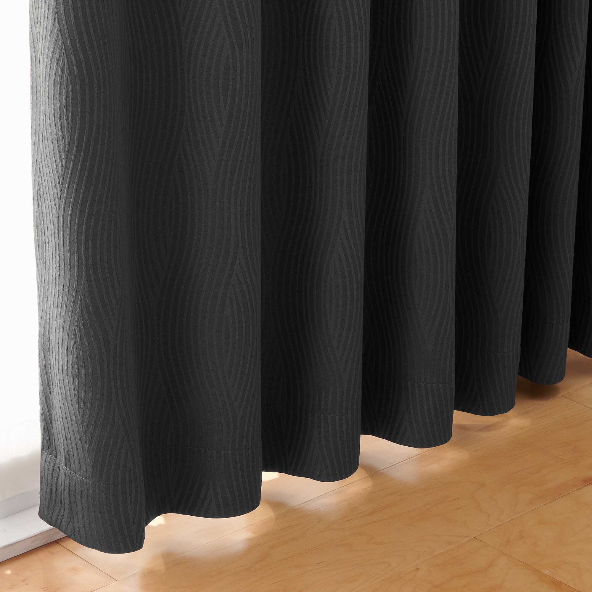 ポリエステルジャガード織波プリーツカーテン／ダークグレー