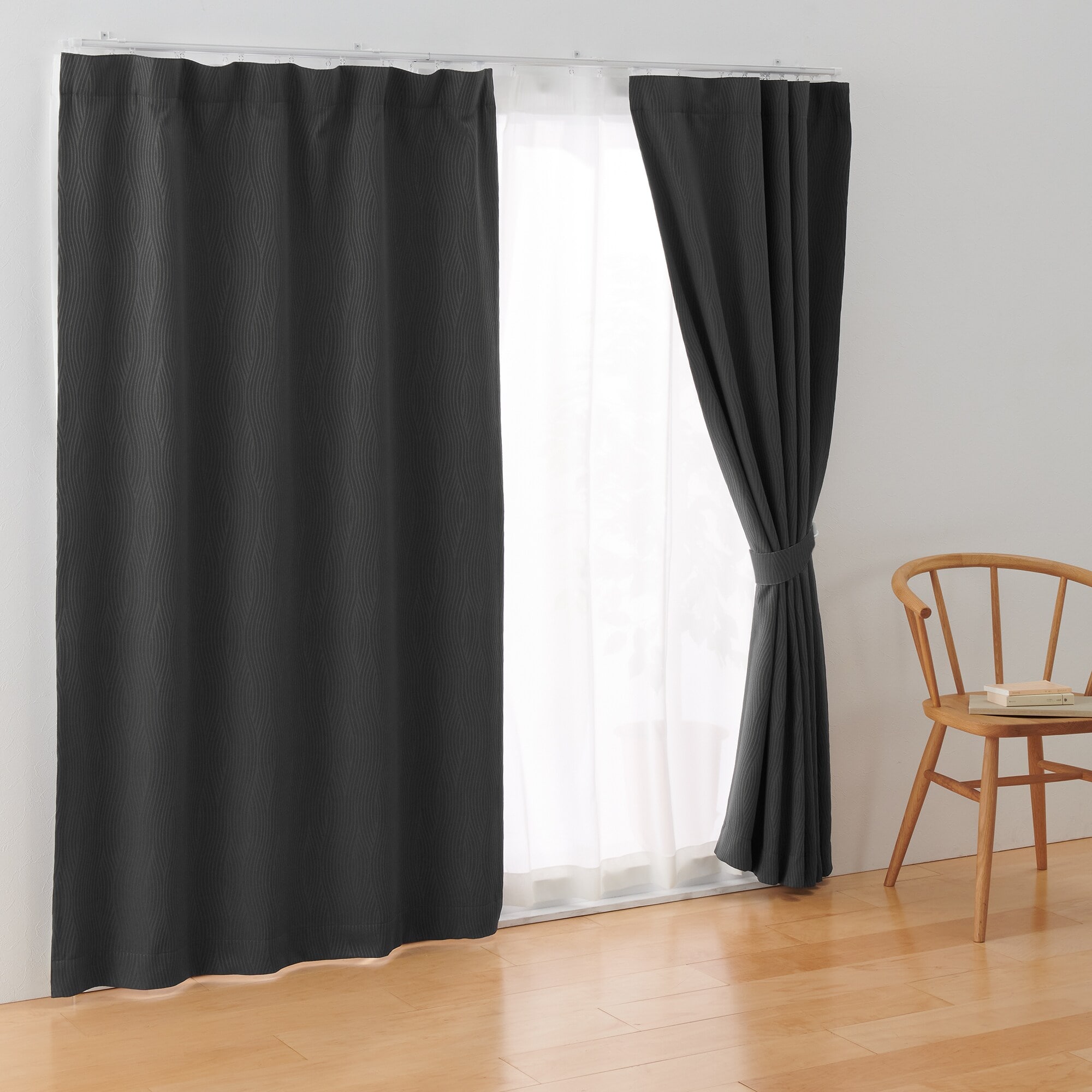 ポリエステルジャガード織波ノンプリーツカーテン／ダークグレー