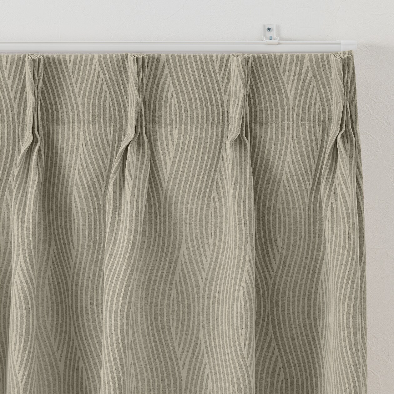 ポリエステルジャガード織波プリーツカーテン２倍ヒダ／グレー