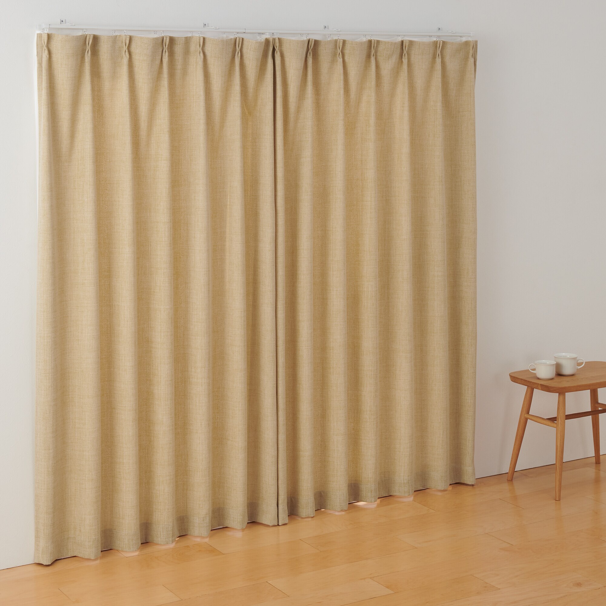 ポリエステルマット織プリーツカーテン／マスタード