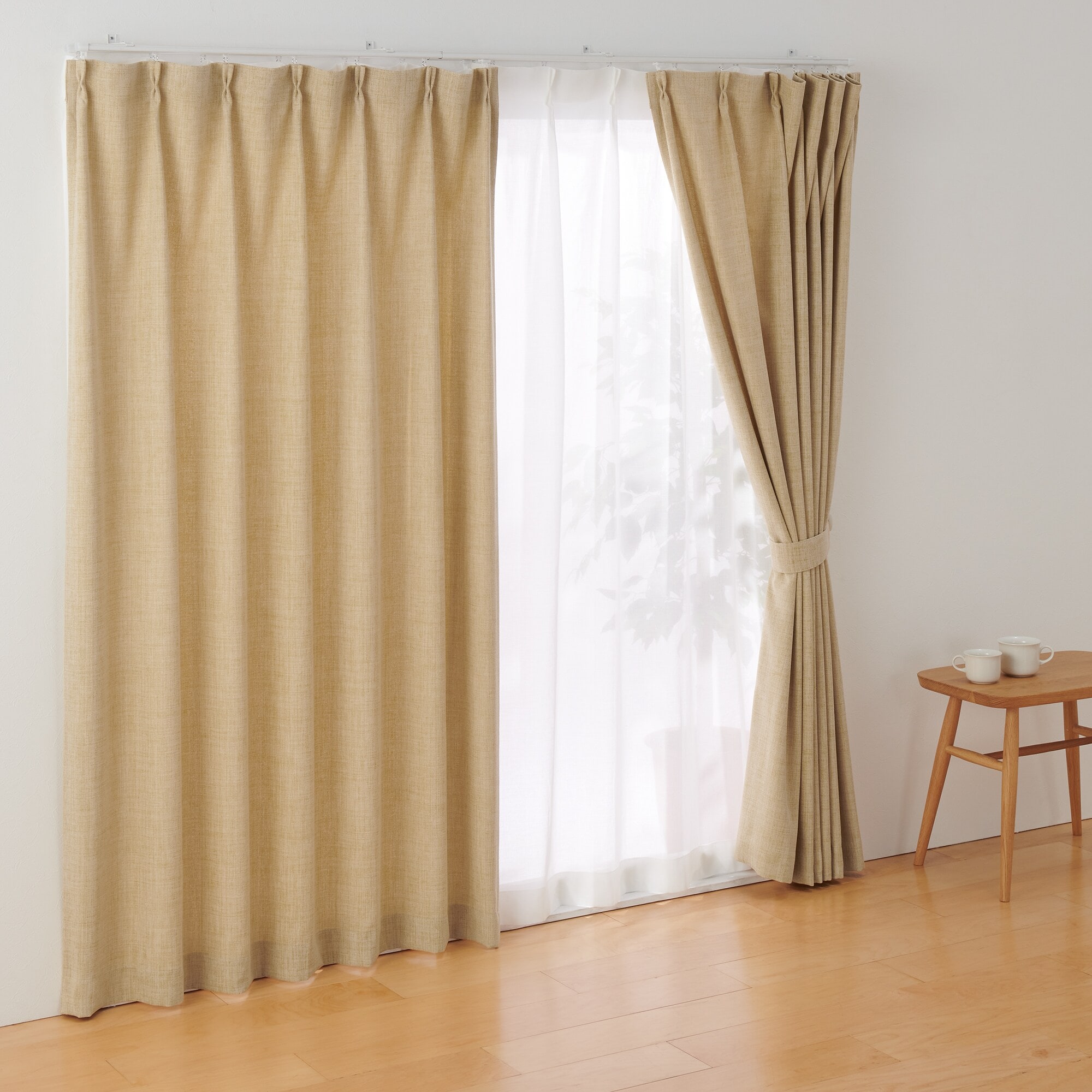 ポリエステルマット織プリーツカーテン／マスタード