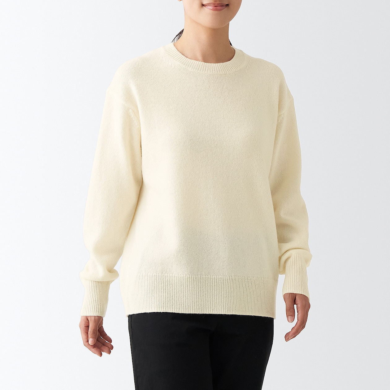 既製の女性用ウールセーター ミドル丈セーター
