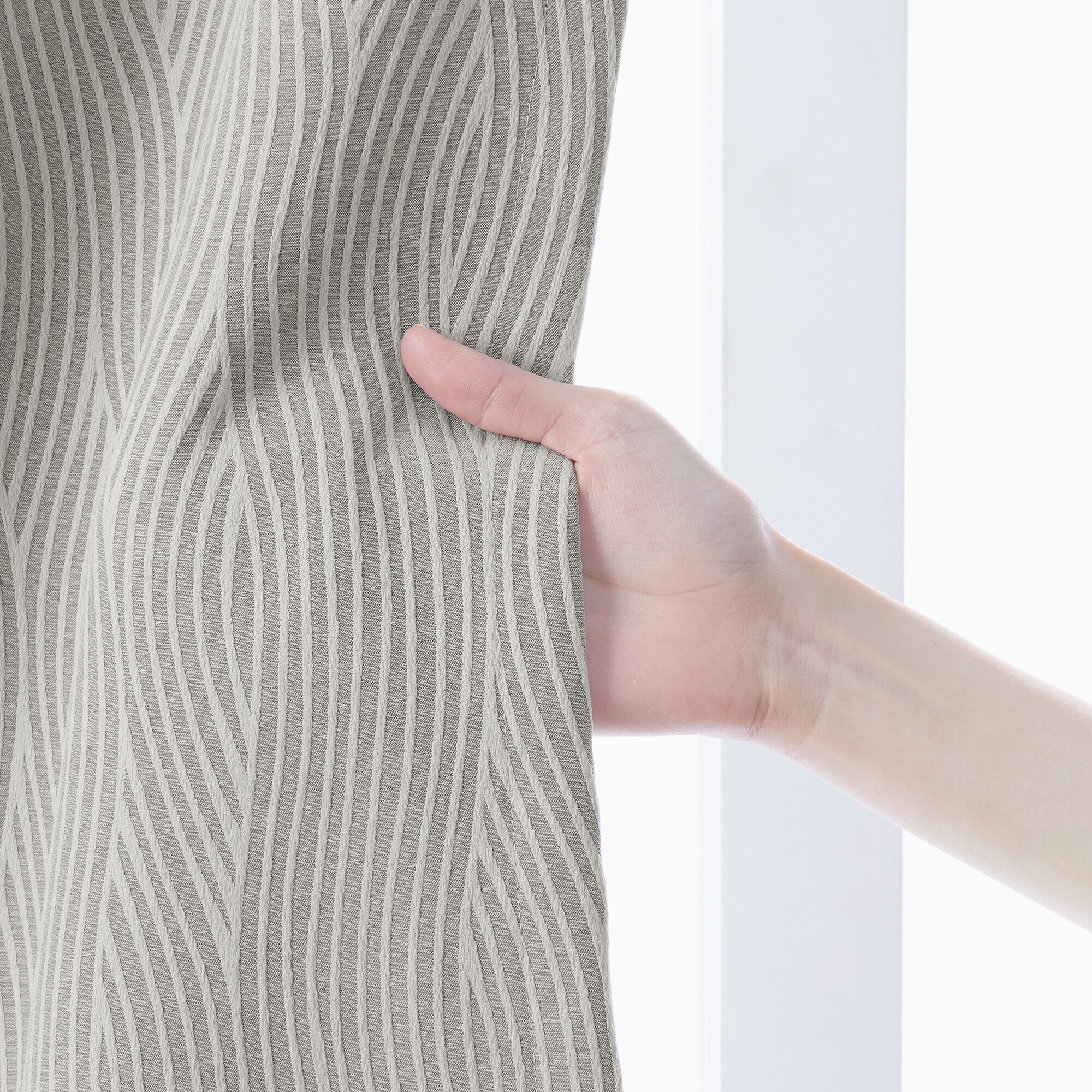 ポリエステルジャガード織波ノンプリーツカーテン／遮光裏地付／グレー