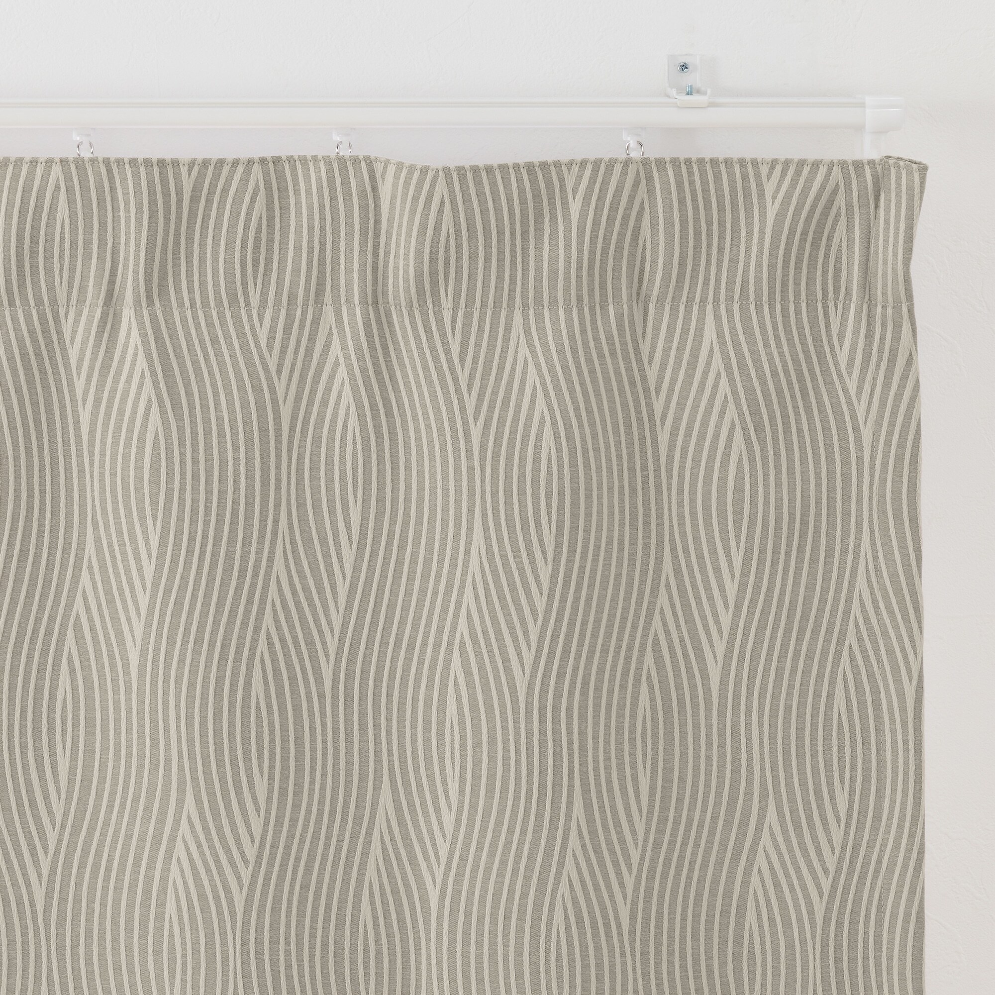 ポリエステルジャガード織波ノンプリーツカーテン／遮光裏地付／グレー