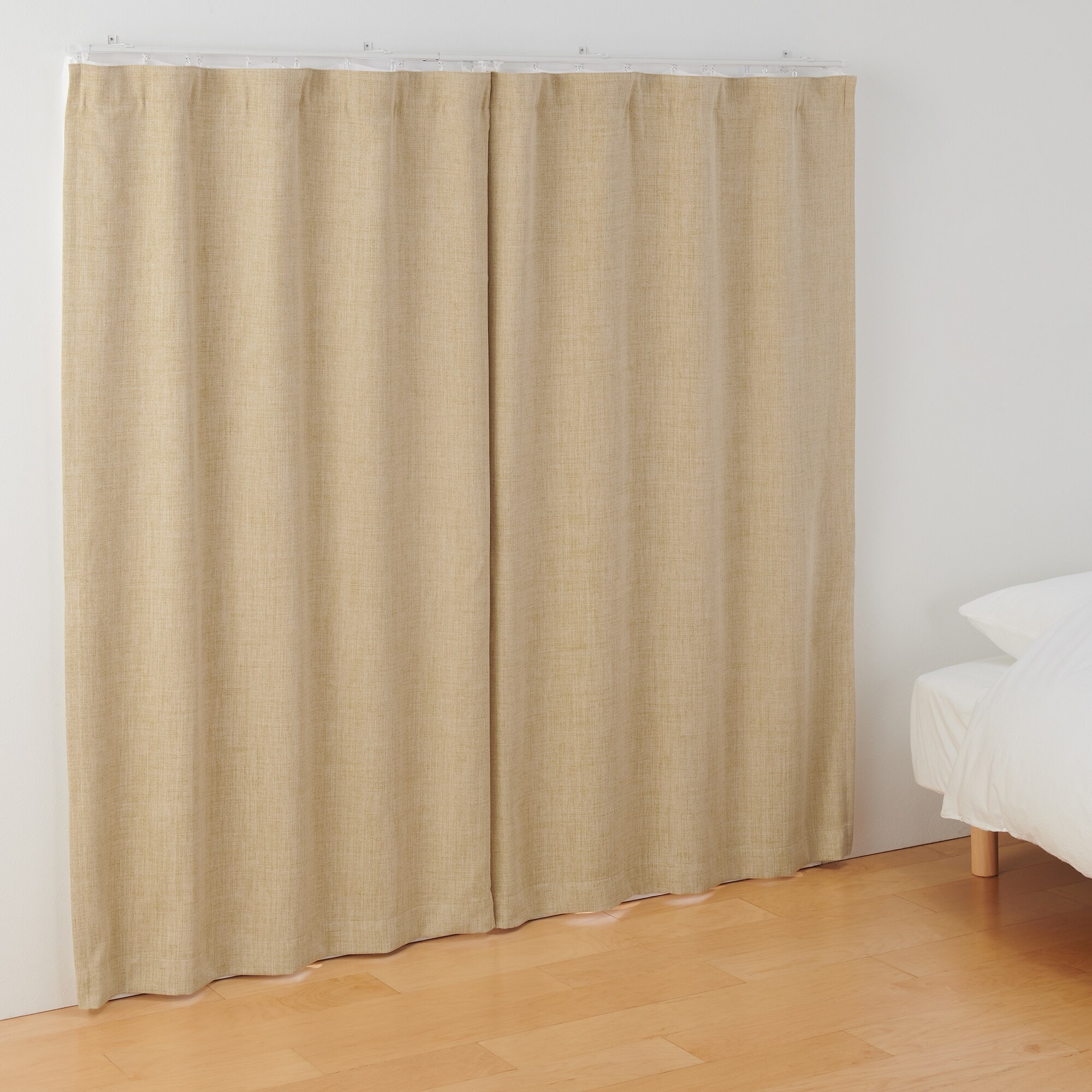 ポリエステルマット織ノンプリーツカーテン／遮光裏地付／マスタード