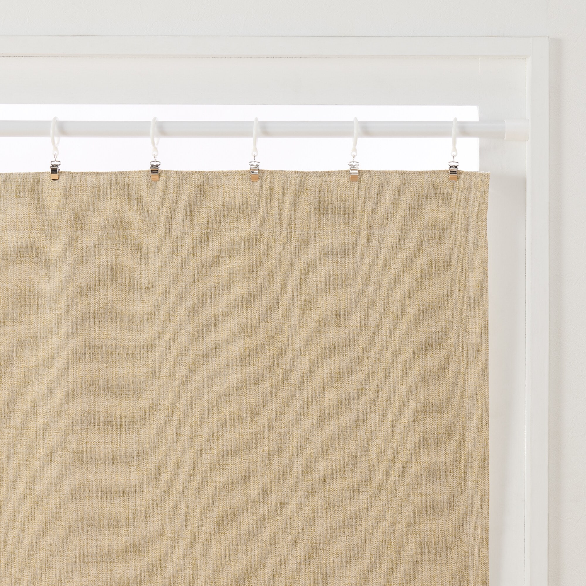 ポリエステルマット織ノンプリーツカーテン／遮光裏地付／マスタード