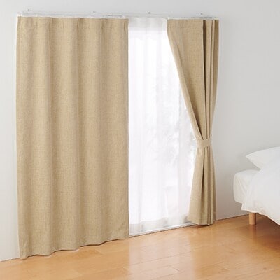 【遮光１級】ポリエステルマット織ノンプリーツカーテン／遮光裏地付／マスタード