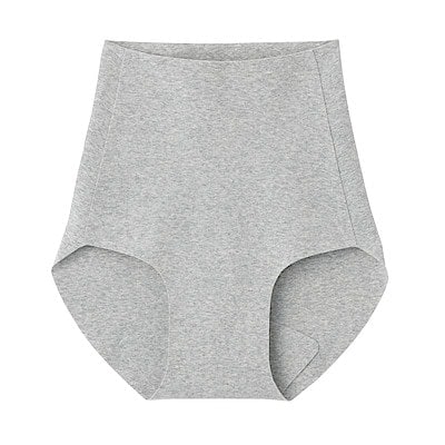 どこにも縫い目がないサニタリーショーツ