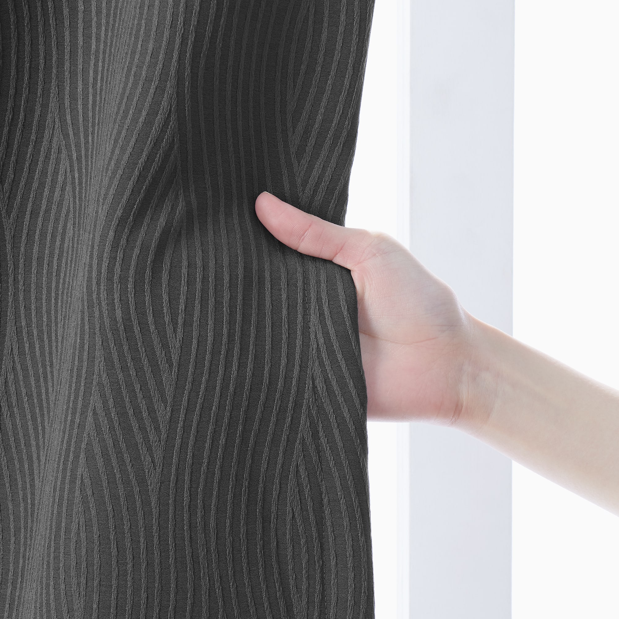 ポリエステルジャガード織波プリーツカーテン／遮光裏地付／ダークグレー