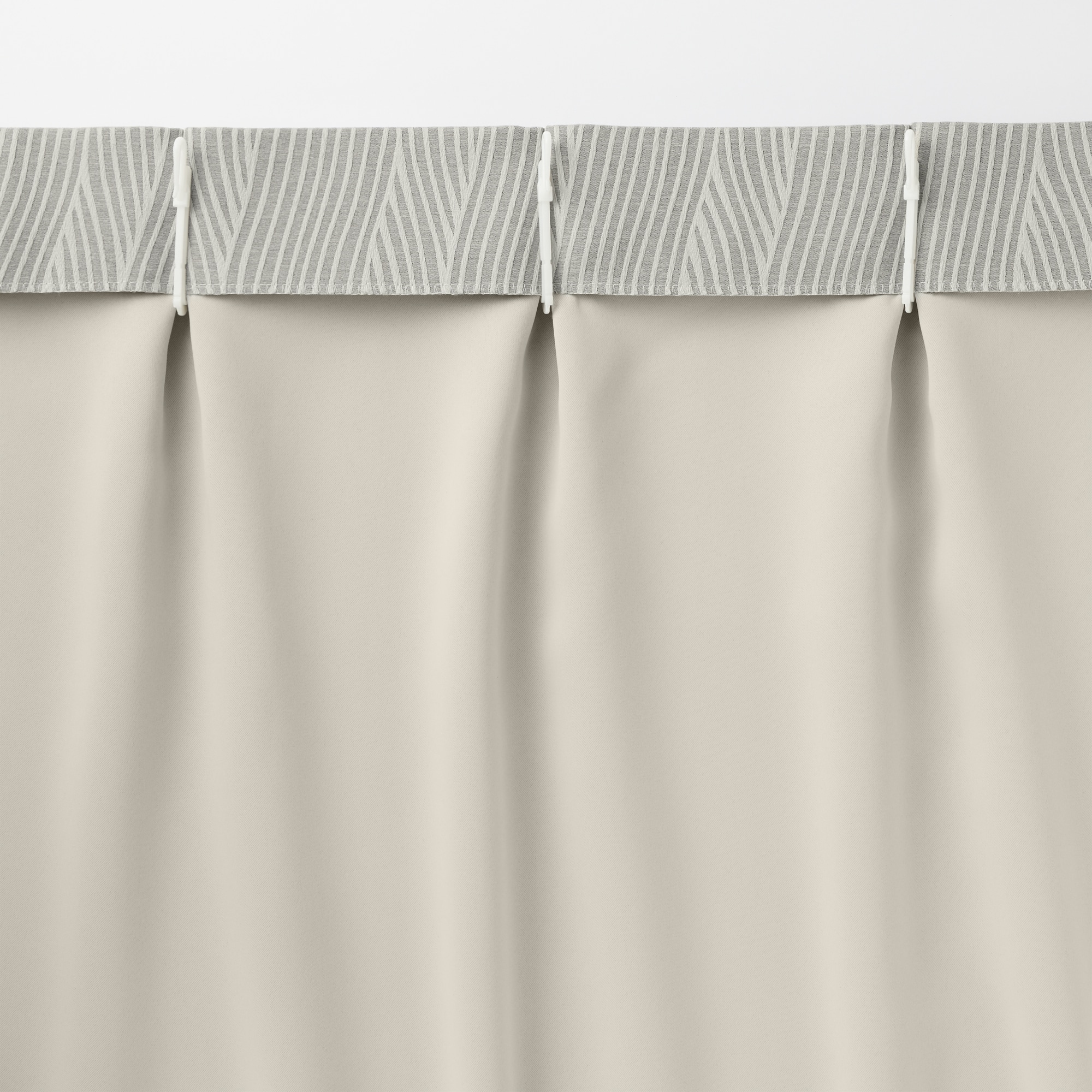 ポリエステルジャガード織波プリーツカーテン／遮光裏地付／ダークグレー