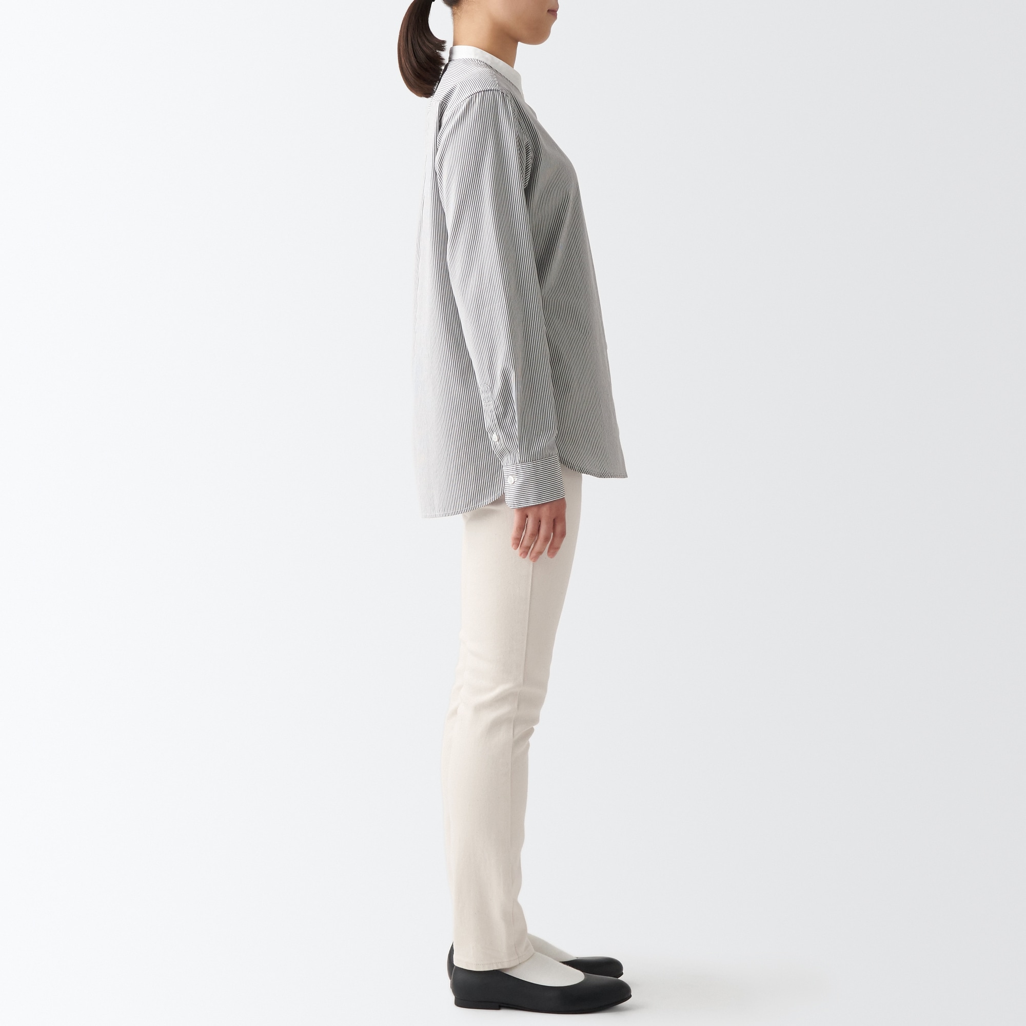 ストレッチデニムスリムパンツ　股下７５　生成