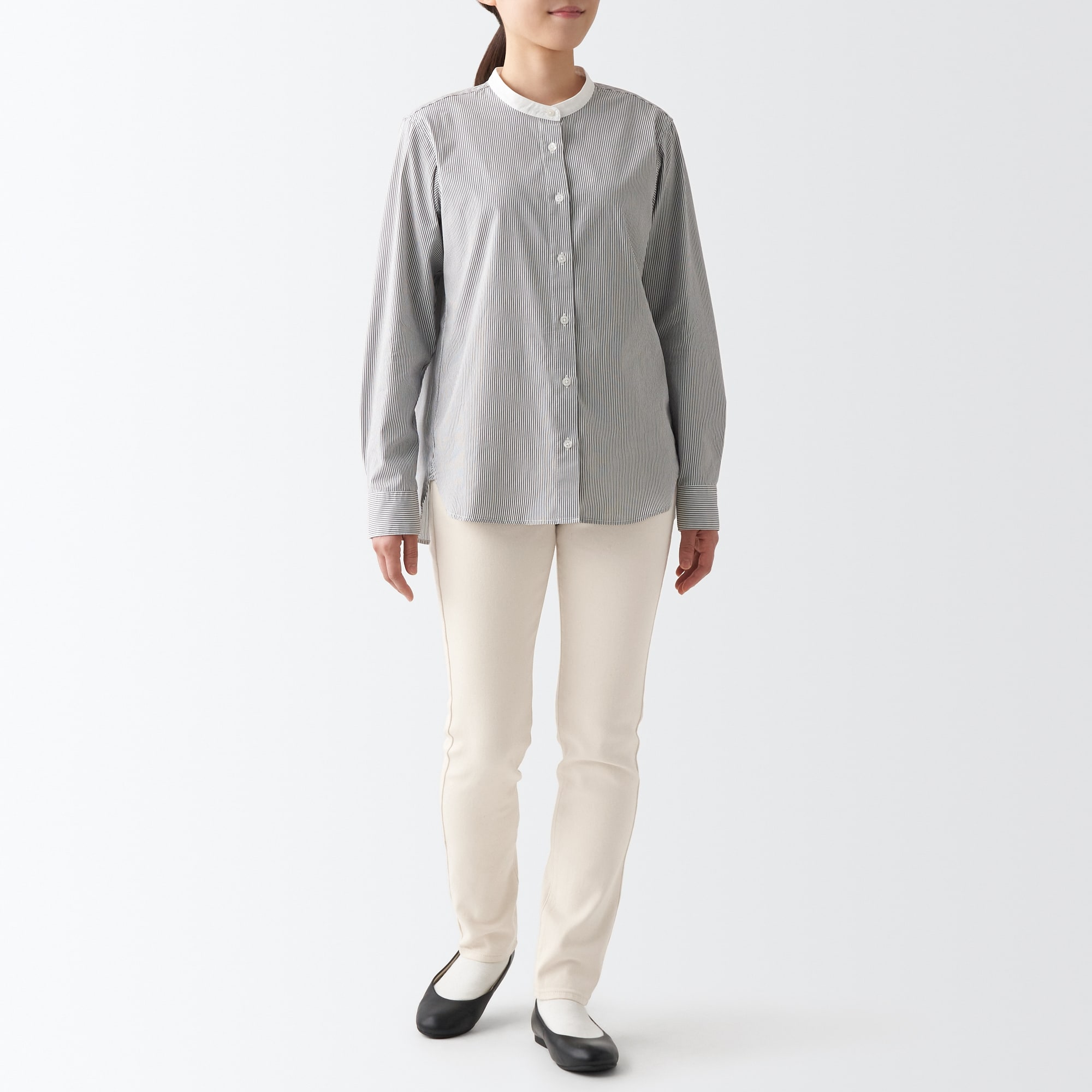 ストレッチデニムスリムパンツ　股下７５　生成