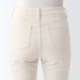 ストレッチデニムスリムパンツ　股下７５　生成