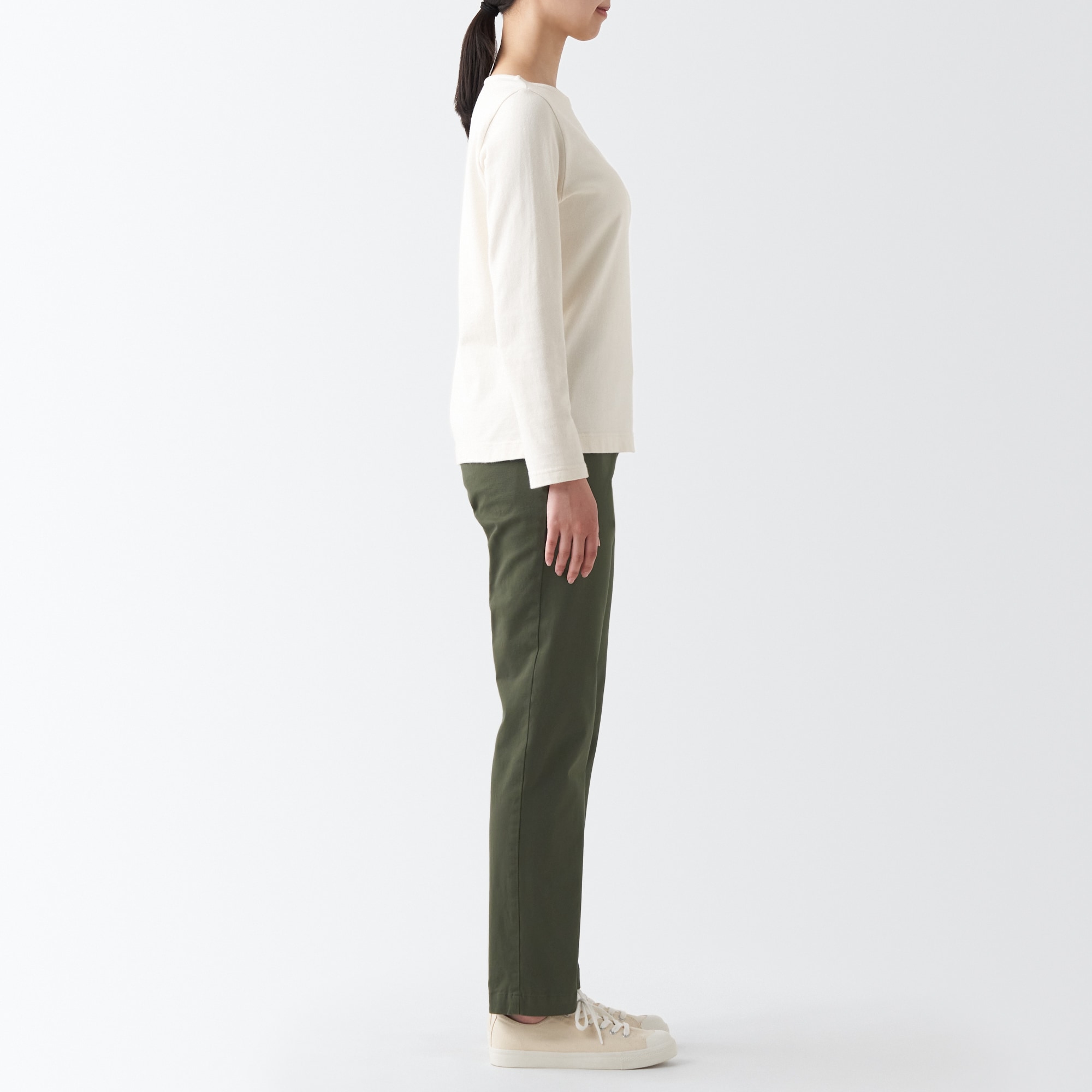 縦横ストレッチチノボーイフィットパンツ　股下７５ｃｍ