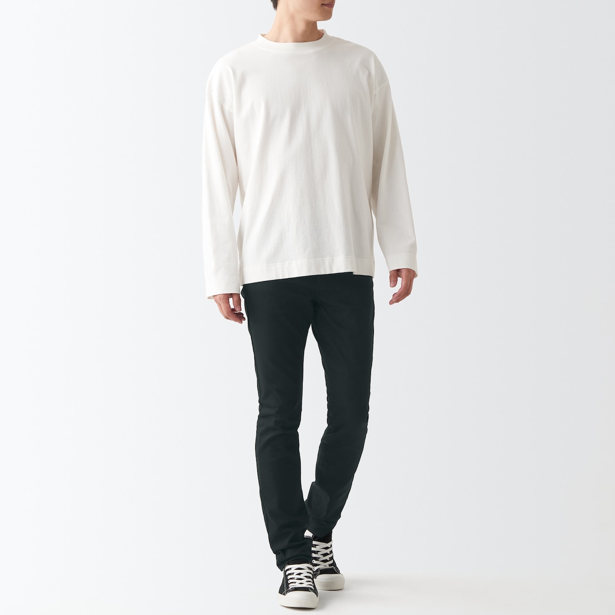 スーパーストレッチデニムスキニーパンツ　股下８２ｃｍ　黒
