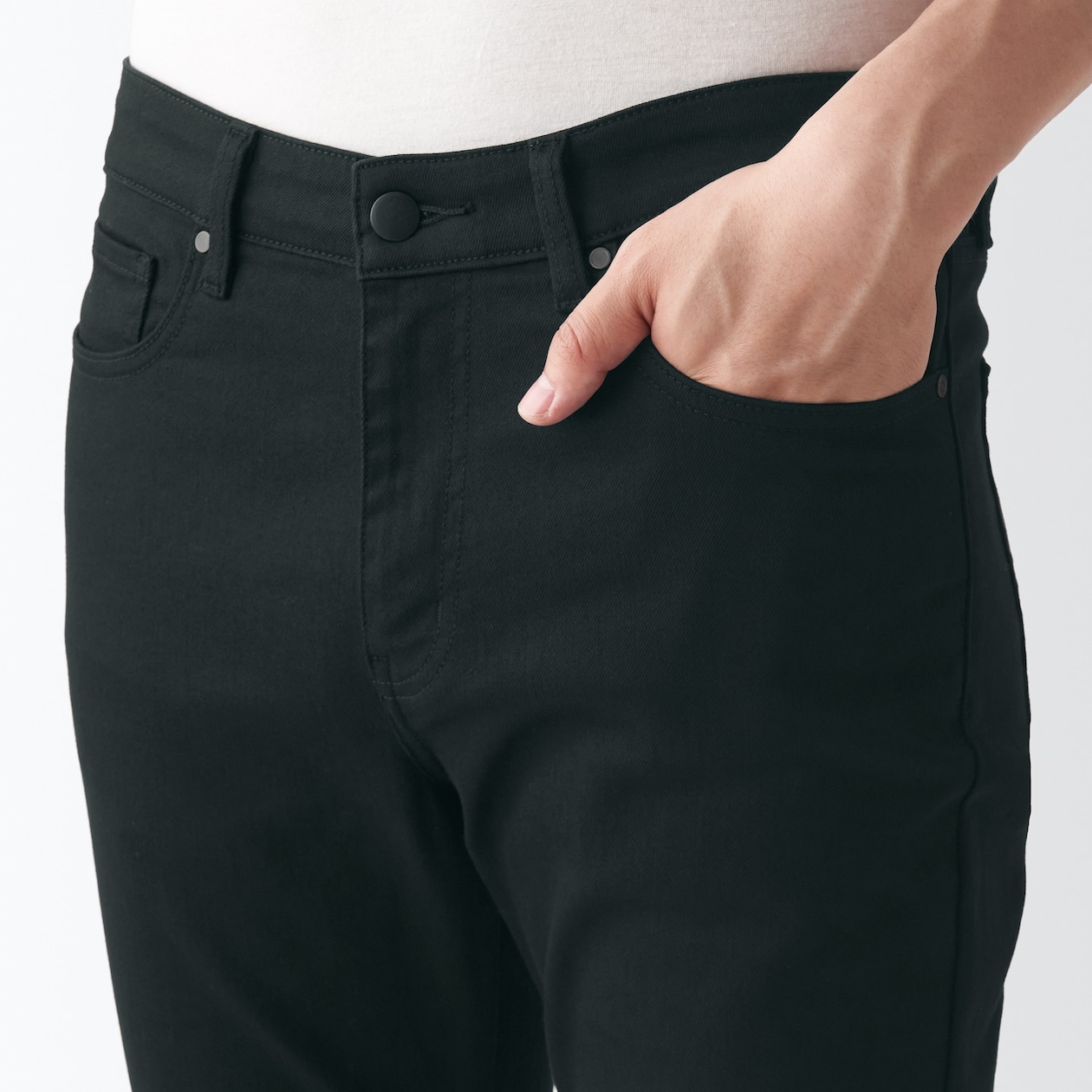 スーパーストレッチデニムスキニーパンツ　股下８２ｃｍ　黒