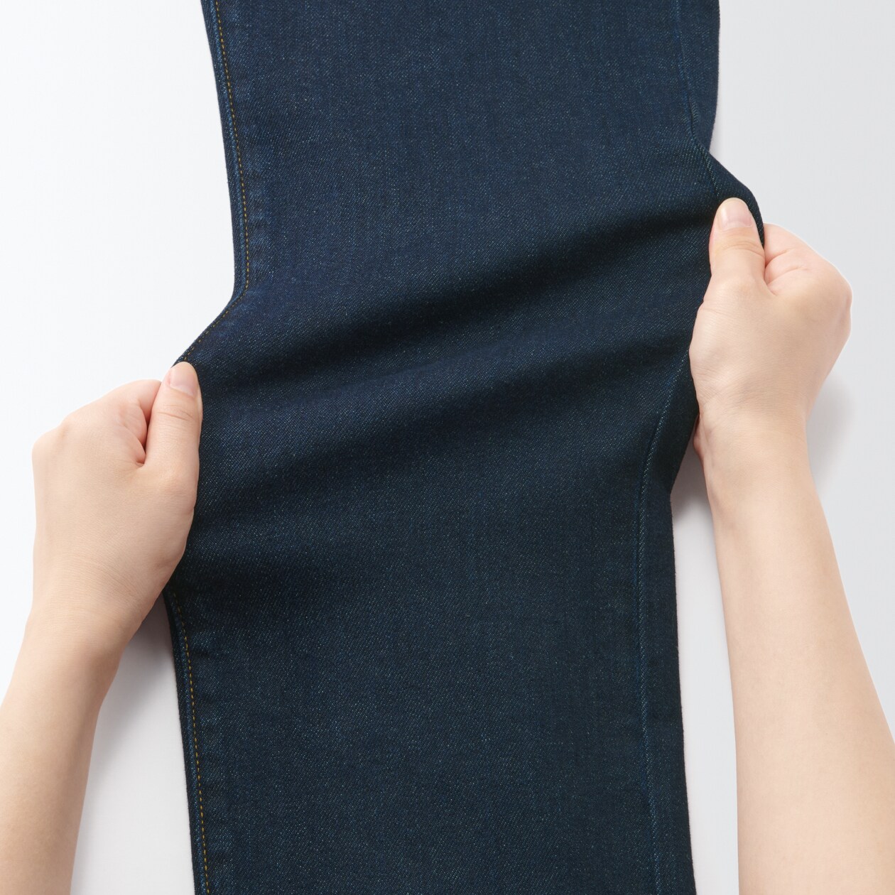ストレッチデニムスリムパンツ　股下８２ｃｍ　ダークネイビー