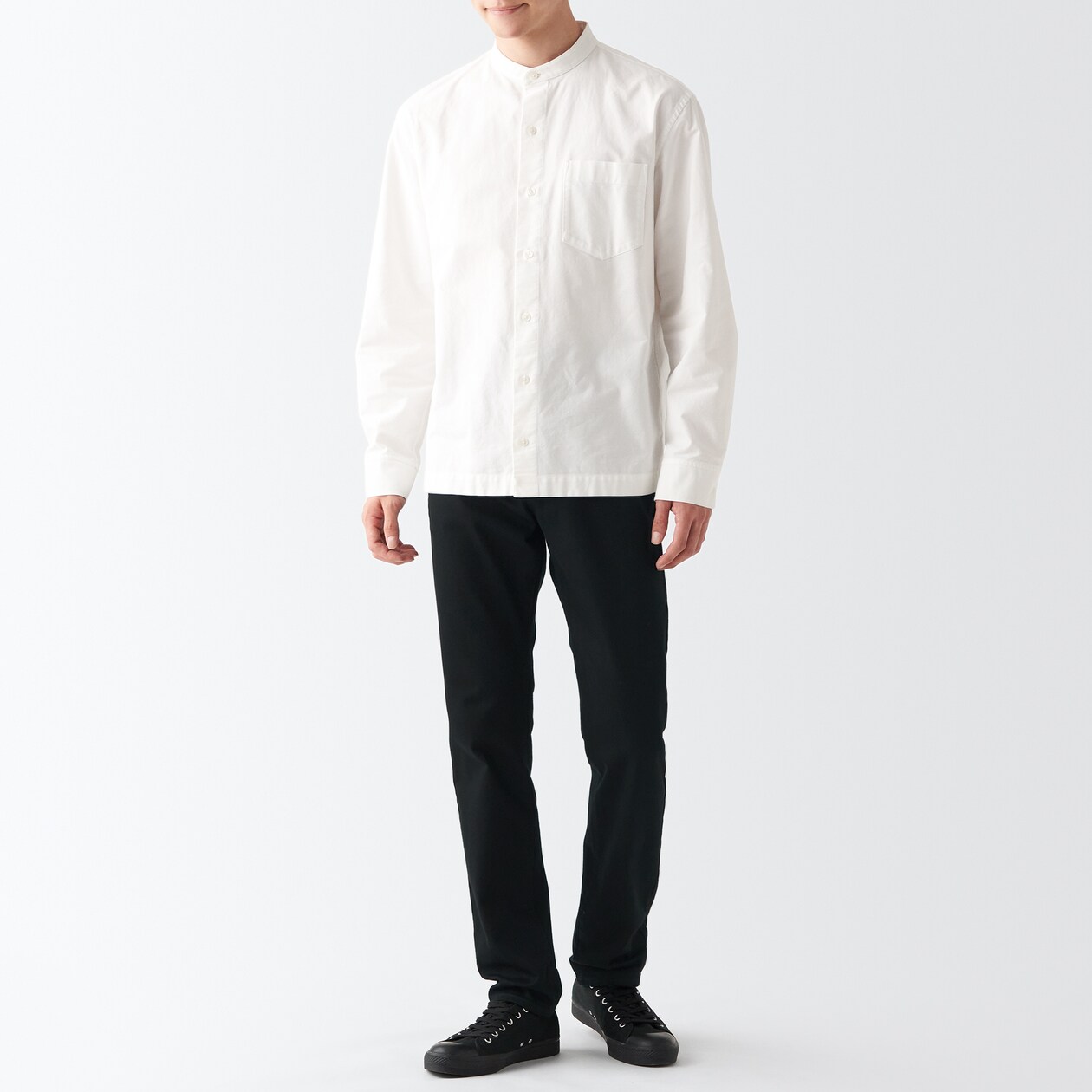 ストレッチデニムスリムパンツ　股下８２ｃｍ　黒