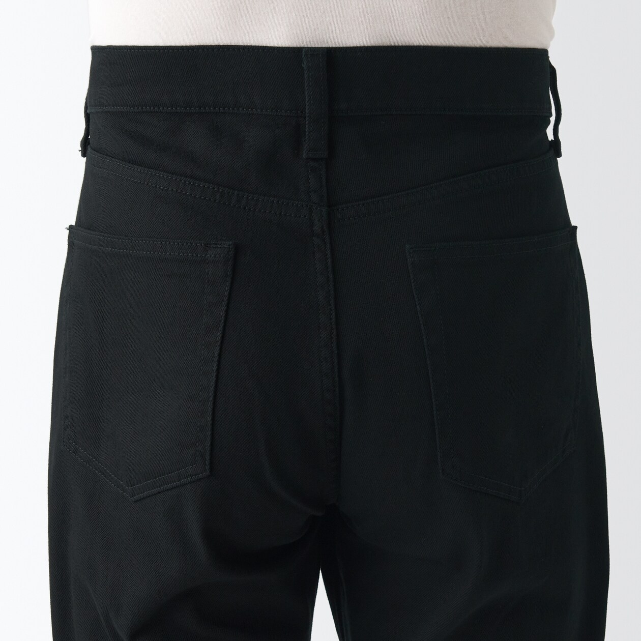 ストレッチデニムスリムパンツ　股下８２ｃｍ　黒