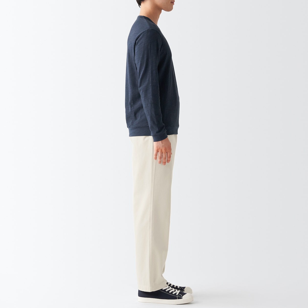 チノレギュラーパンツ　股下８２ｃｍ