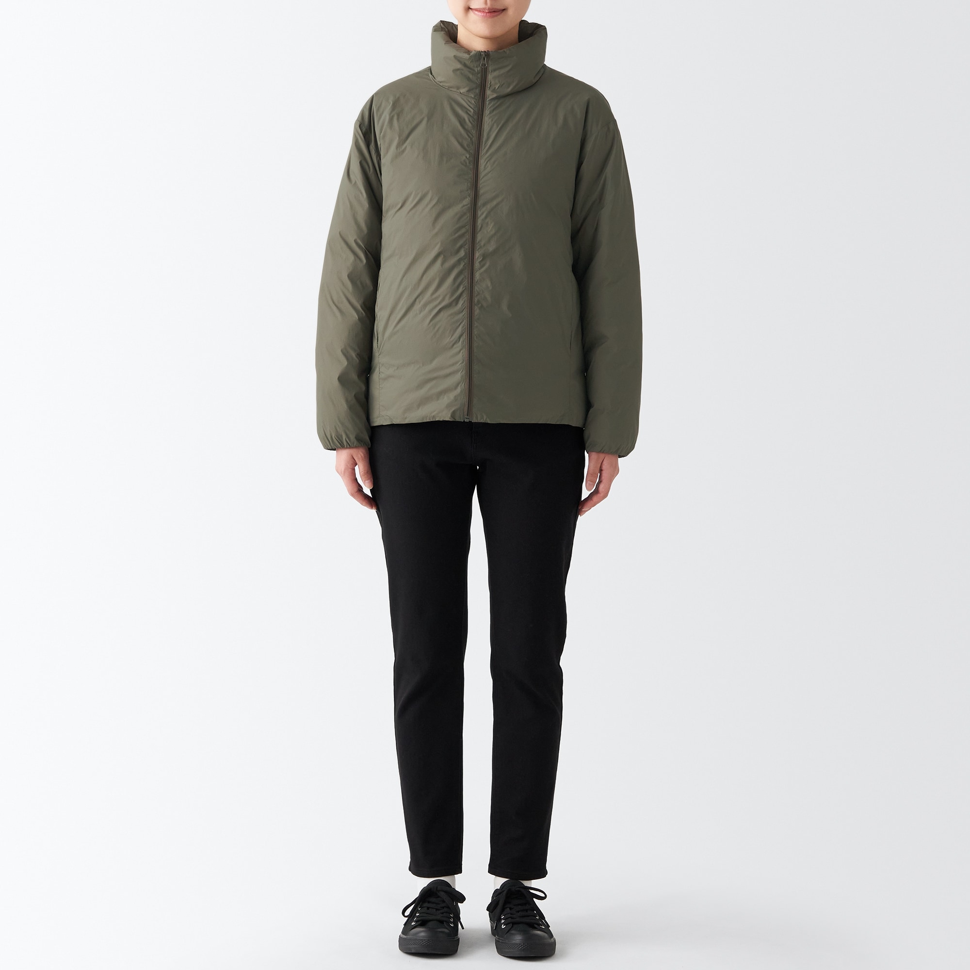 無印良品 スタンドカラーダウンジャケット 木の葉モール橋本】水を弾くスタンドカラーダウンジャケット